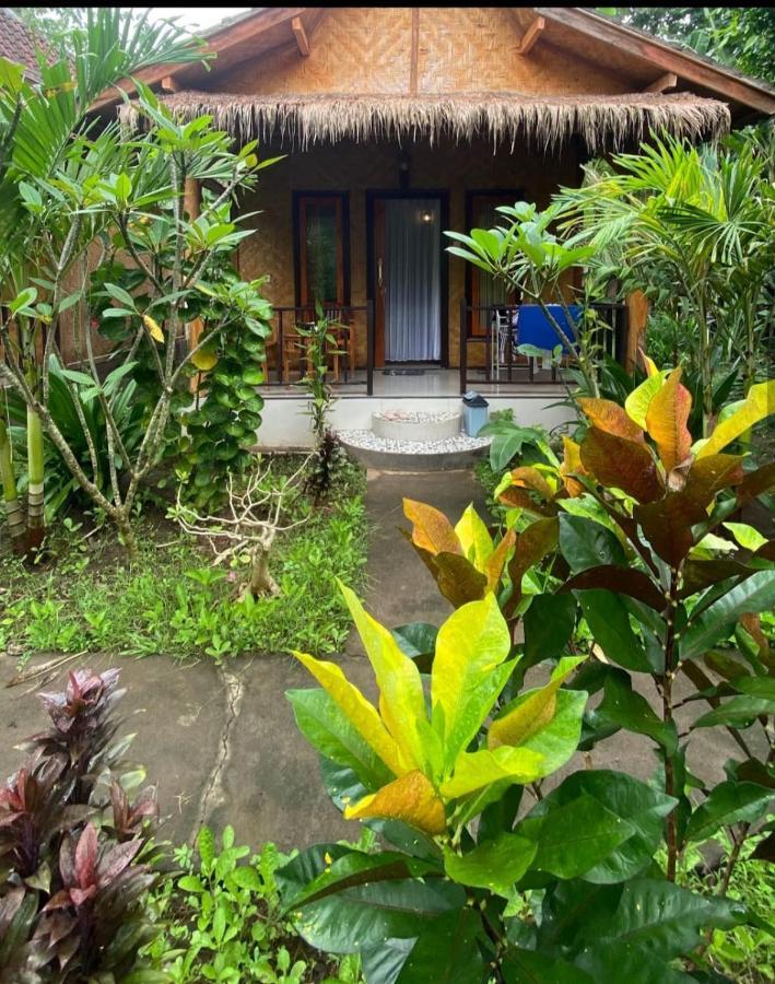 Kubu Artha Bungalow Nusa Penida Ped Екстериор снимка