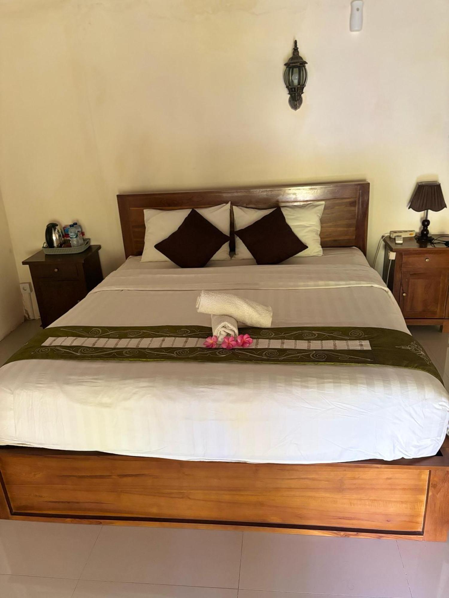 Kubu Artha Bungalow Nusa Penida Ped Екстериор снимка