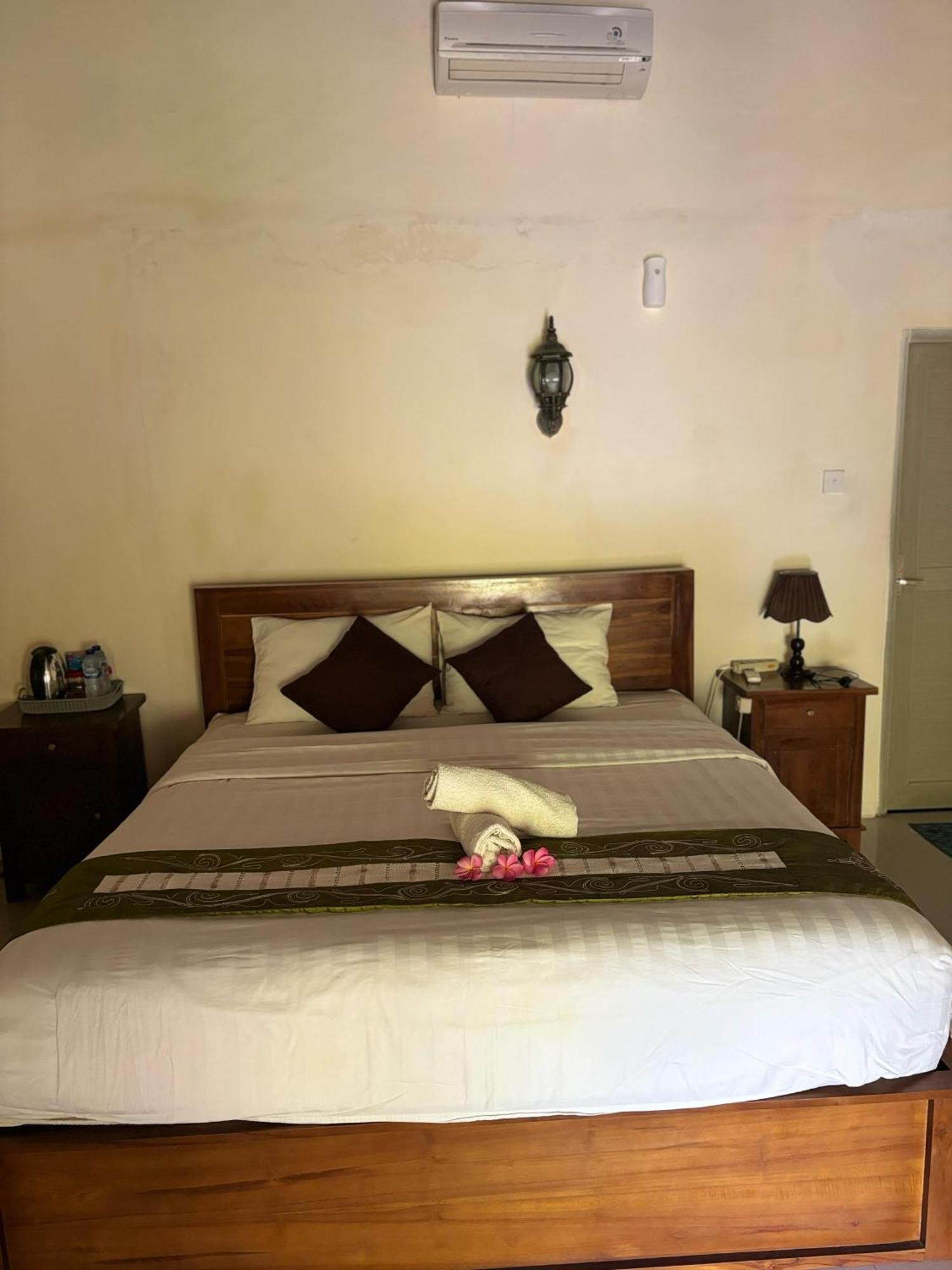 Kubu Artha Bungalow Nusa Penida Ped Екстериор снимка